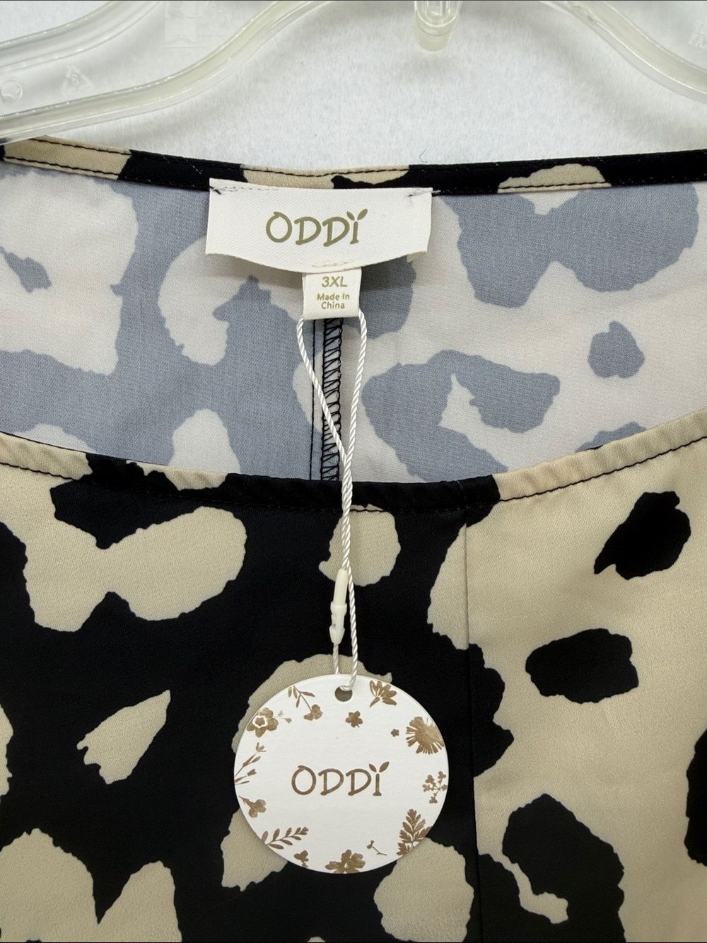 ODDY Two-Tone Black and Cream Leopard Print Blouse - Picture 2 of 3